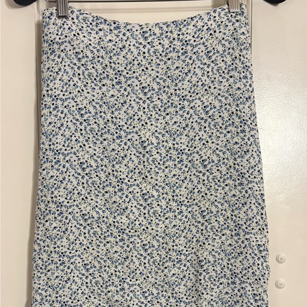 Brandy Melville Blue and White Floral Maxi Skirt